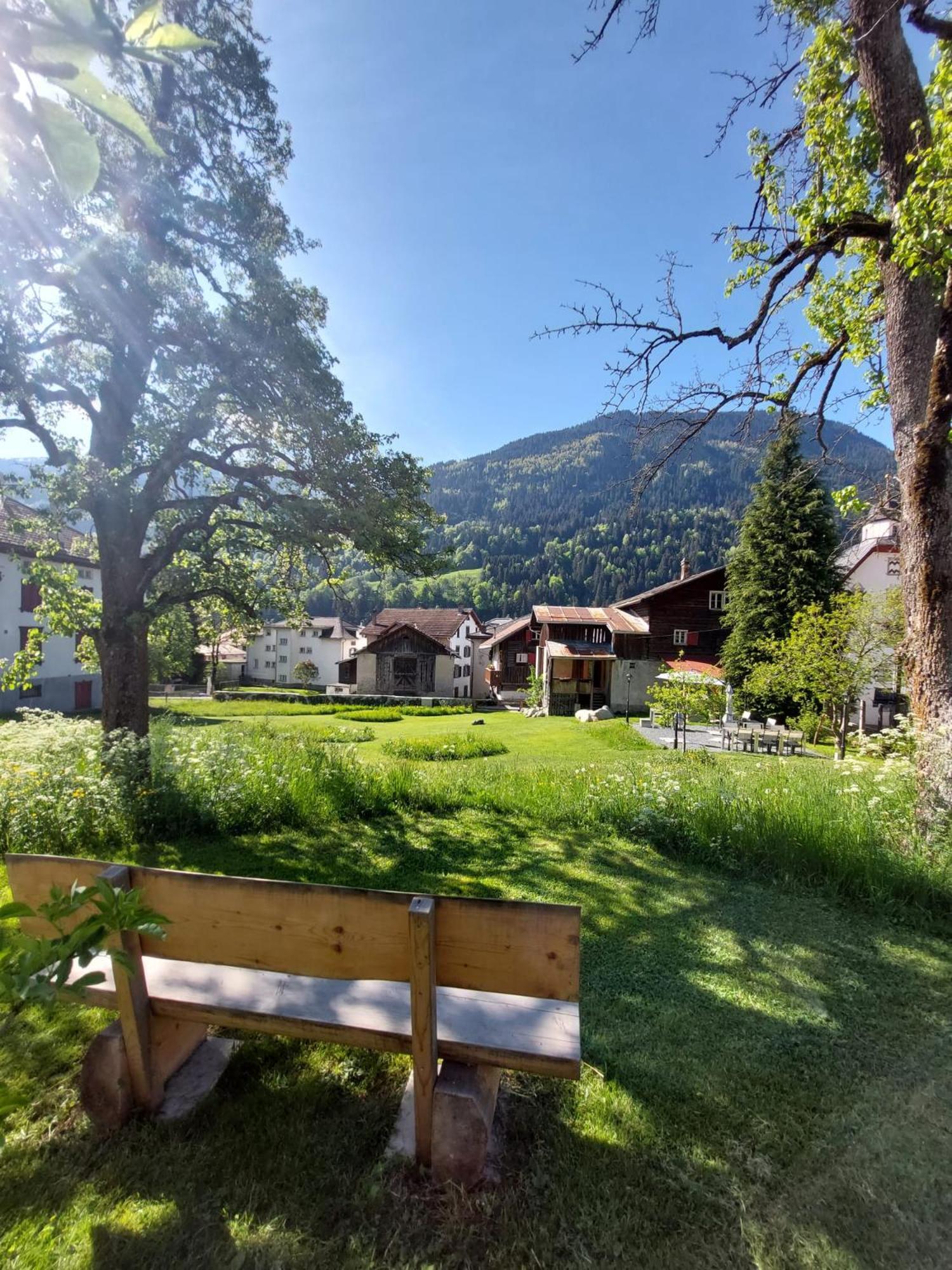 Casa Toedi Restaurant Hotel Trun Экстерьер фото
