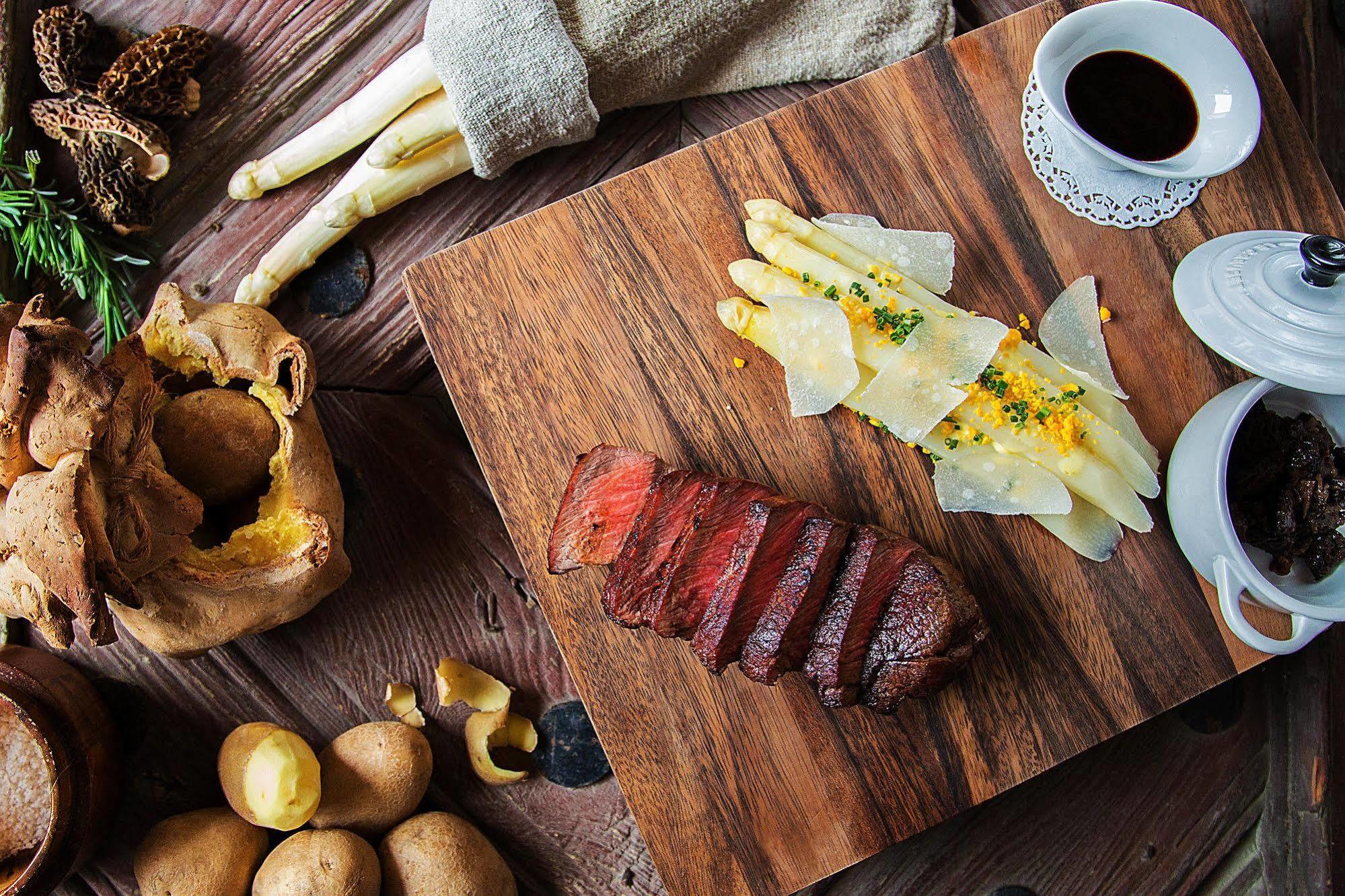 Casa Toedi Restaurant Hotel Trun Экстерьер фото