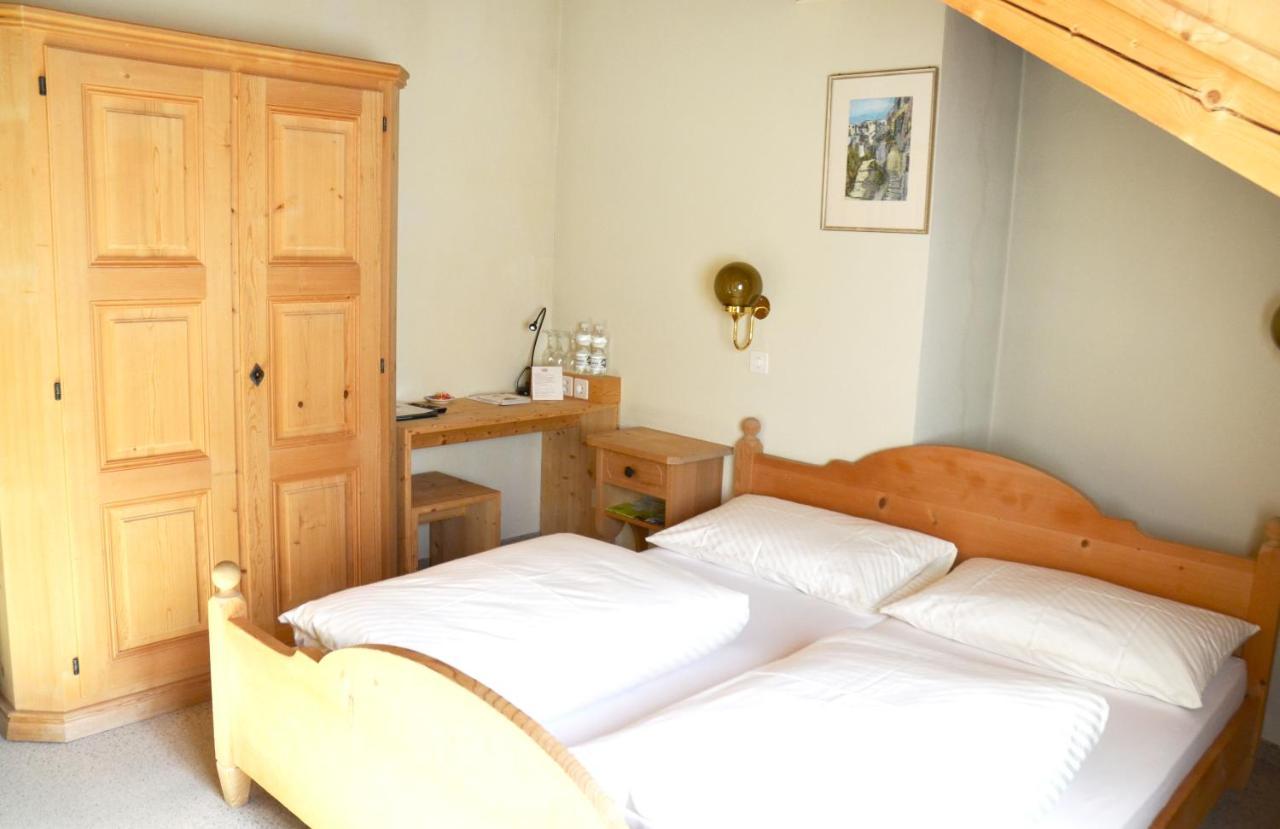 Casa Toedi Restaurant Hotel Trun Экстерьер фото
